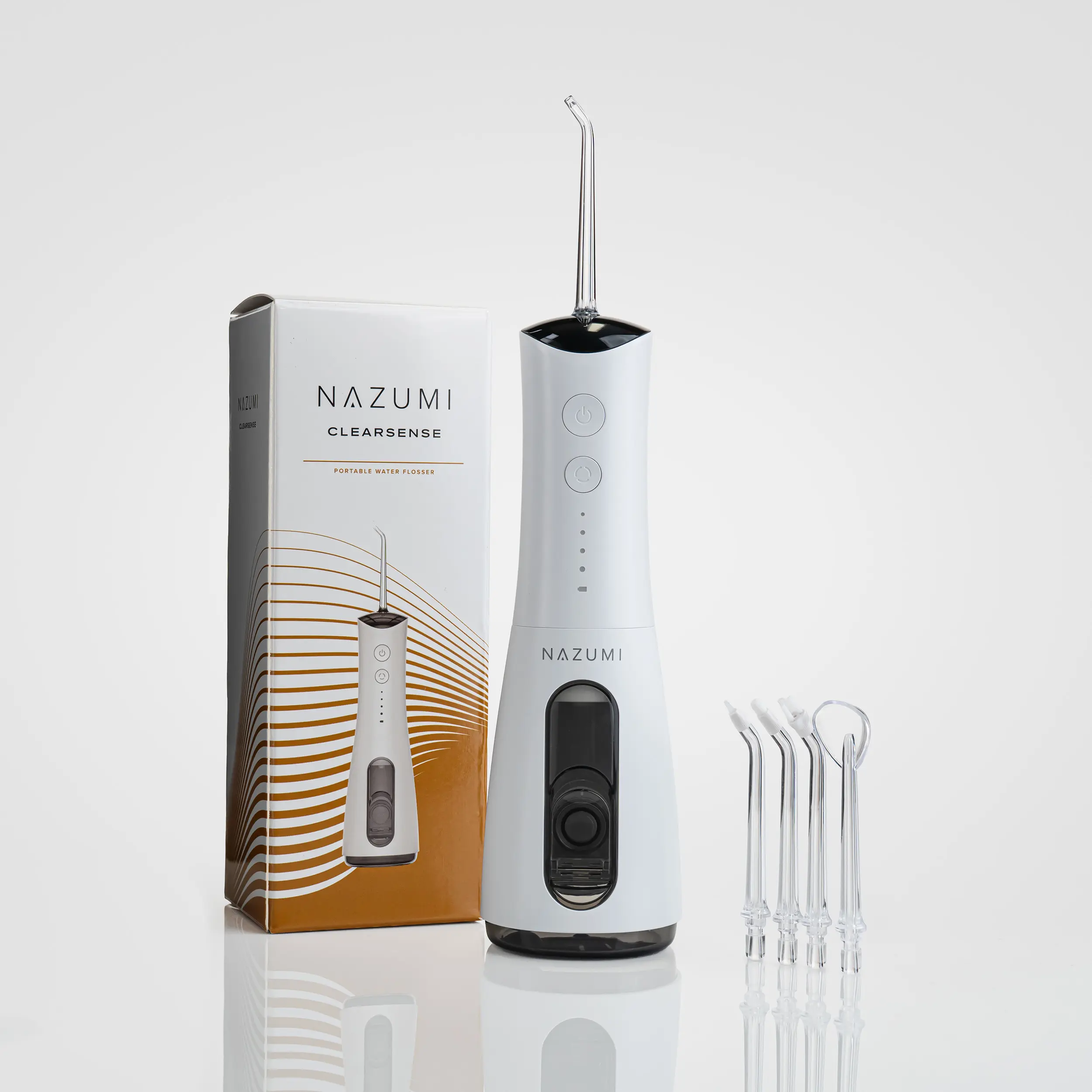 Irygator Nazumi ClearSense z opakowaniem i zestawem końcówek